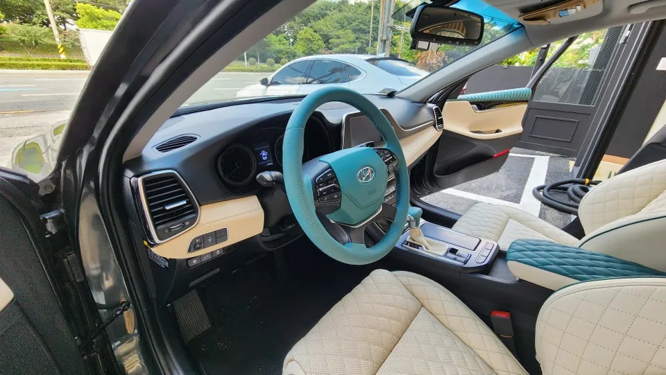 Hyundai Grandeur IG interior customization installation result