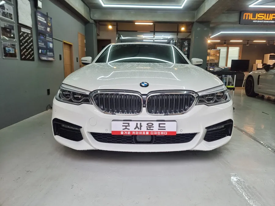 BMW 5 Seriesのドライブレコーダー取付事例 写真