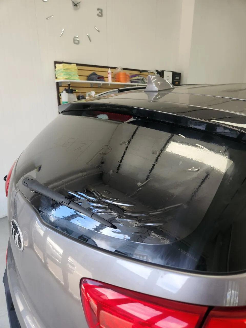Kia Sportageのカーフィルム施工事例 施工写真 5