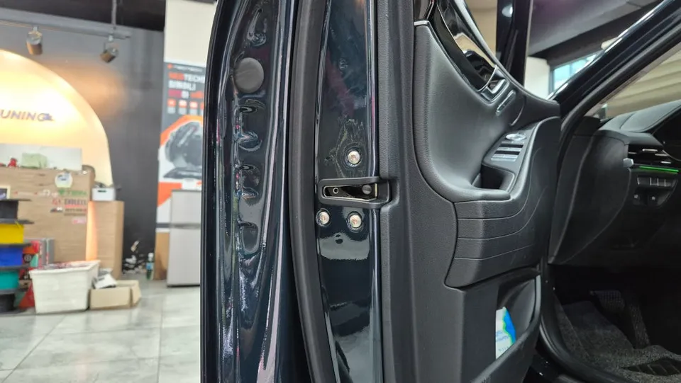 Genesis G80 Oem Options Installation Review — Cost photo 2