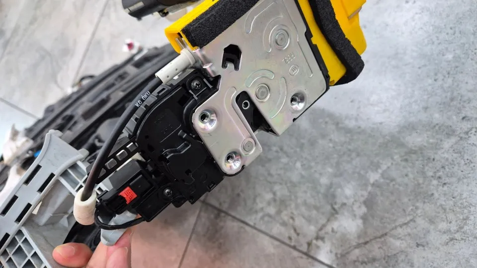 Genesis G80 oem options - Genesis G80 Oem Options Installation Review — Cost photo 5
