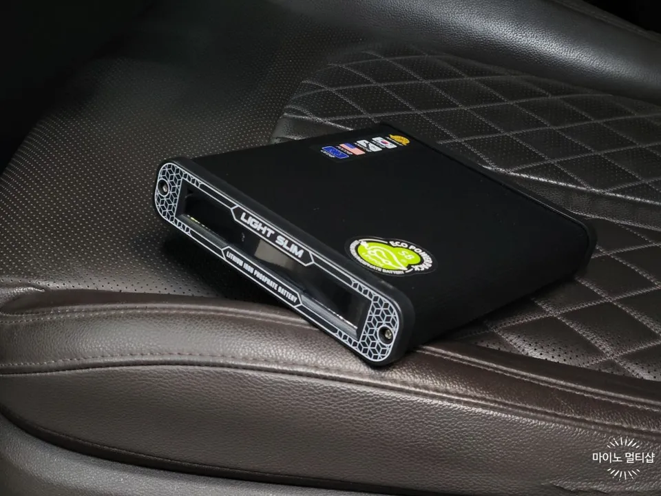 Kia K5のドライブレコーダー取付事例 施工写真 4-1