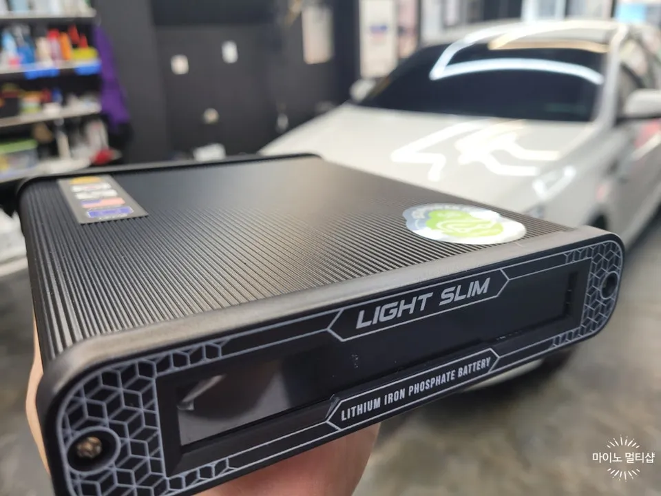 Kia K5のドライブレコーダー取付事例 施工写真 1-2