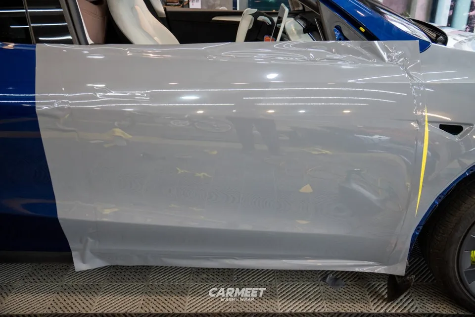 Tesla Model Yのカーラッピング事例｜費用目安・仕上がり 施工写真 2-2
