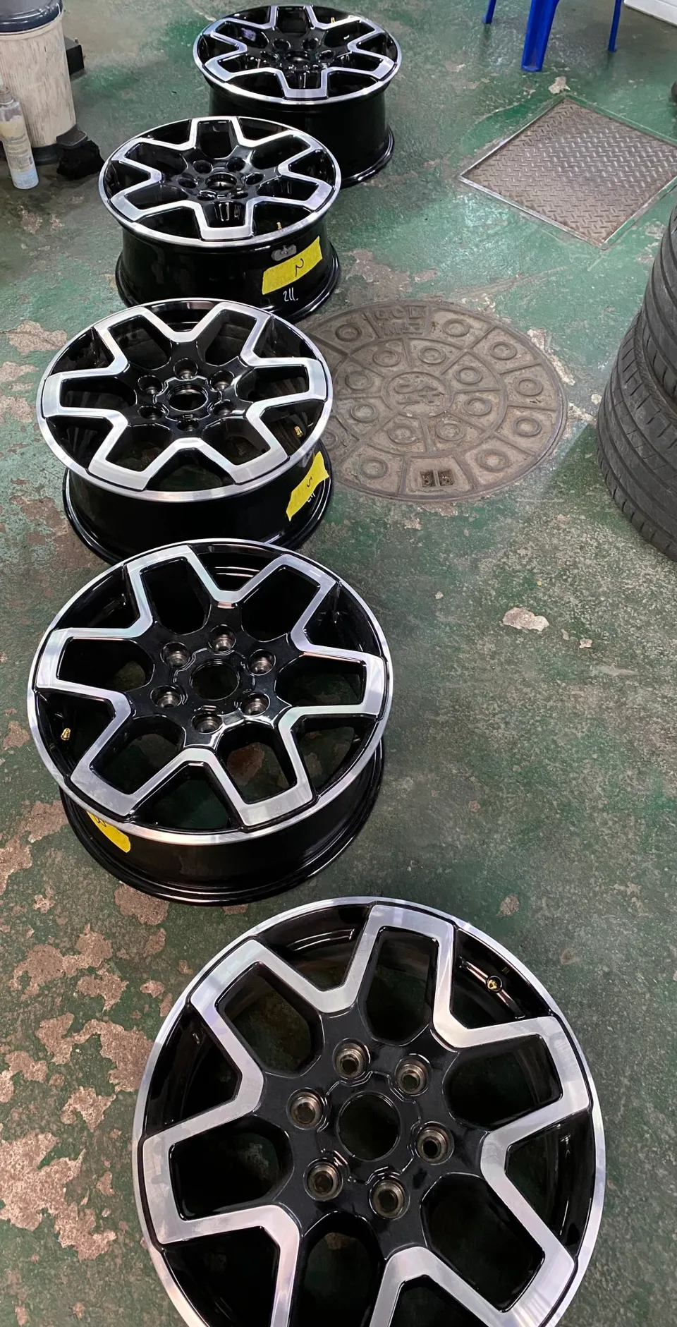 Ford Bronco Wheel Repair & Painting Review — Glossy Black Transfo photo 4
