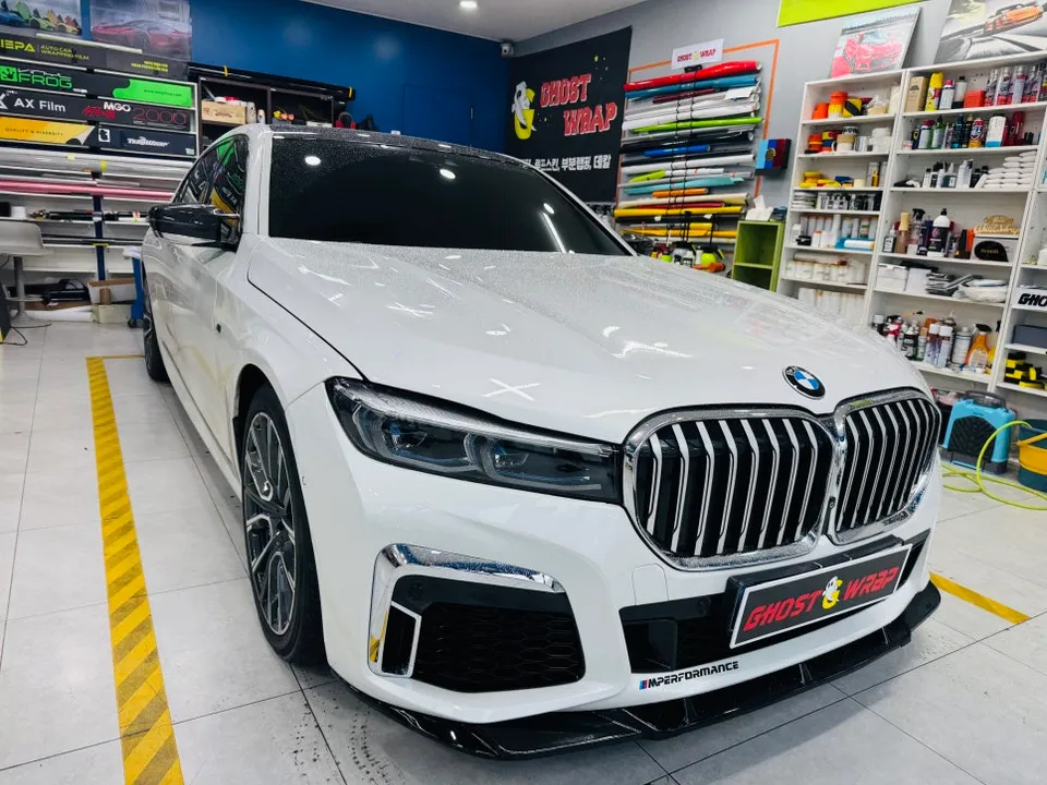 BMW 7 SeriesのヘッドライトPPF施工事例|費用目安・仕上がり 施工写真 2-3