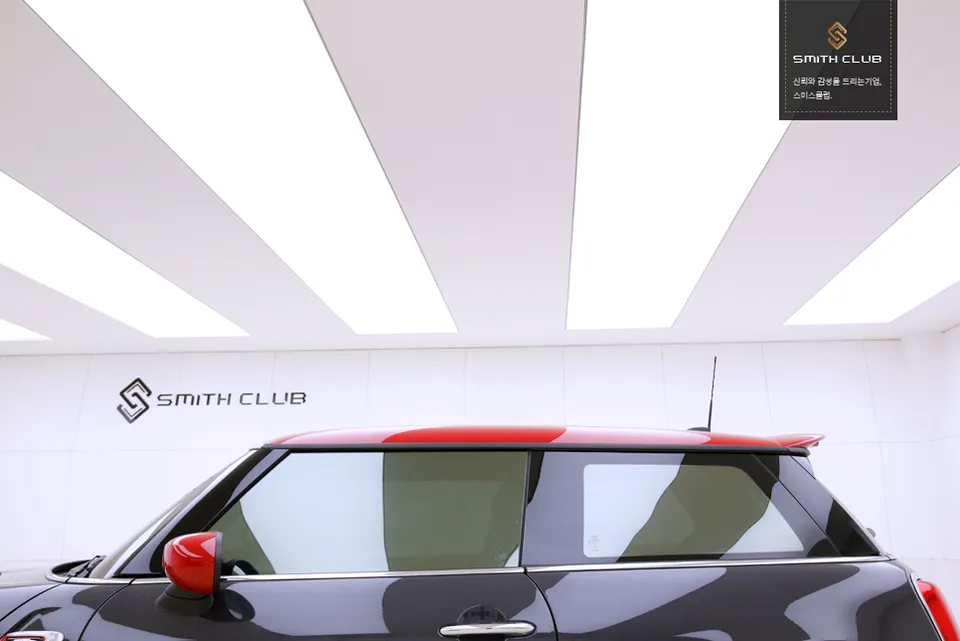 BMW MINI window tinting - BMW MINI Window Tinting Review: Emerald Green Flux Film photo 4