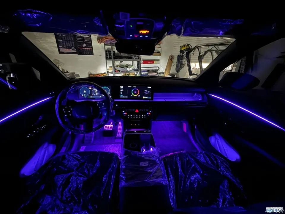 Hyundai Santa Fe MX5 ambient lighting installation result