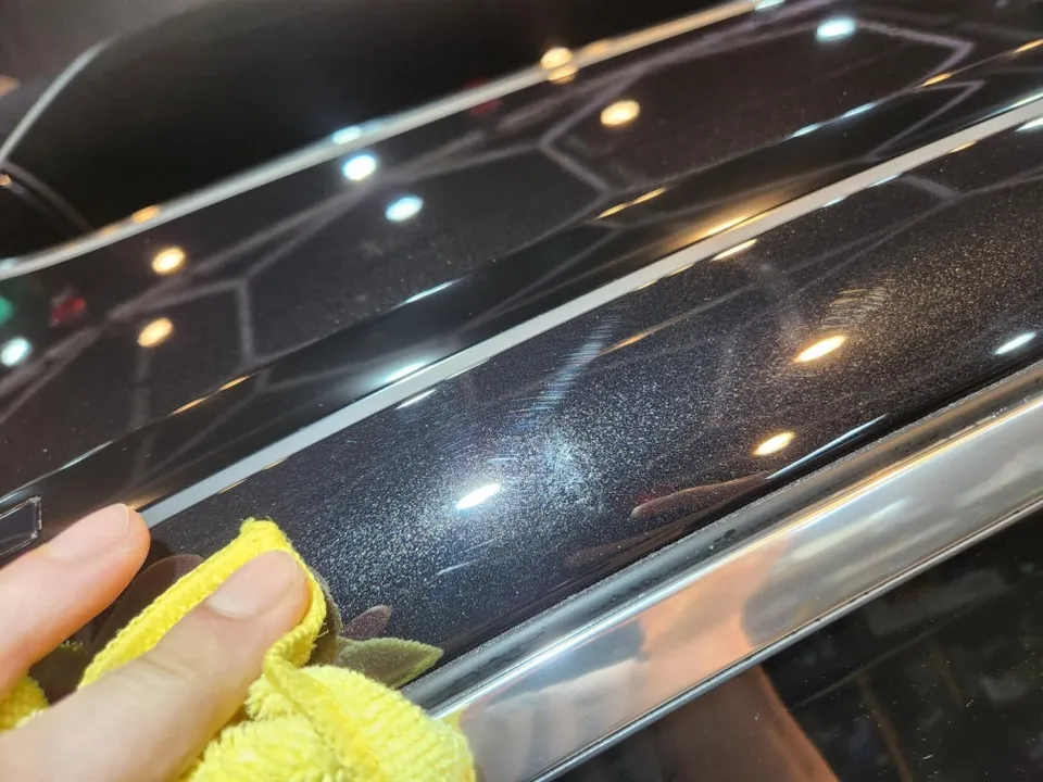 Mercedes-Benz Eクラスのガラスコーティング事例:費用目安と仕上がり 施工写真 3-2