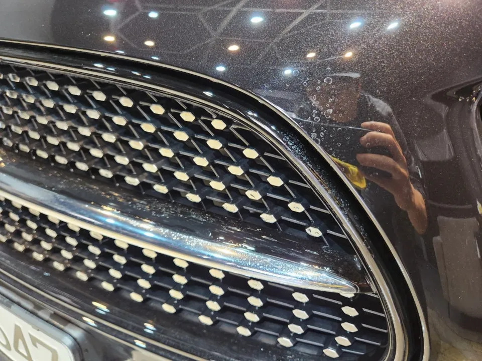 Mercedes-Benz Eクラスのガラスコーティング事例:費用目安と仕上がり 施工写真 3-3