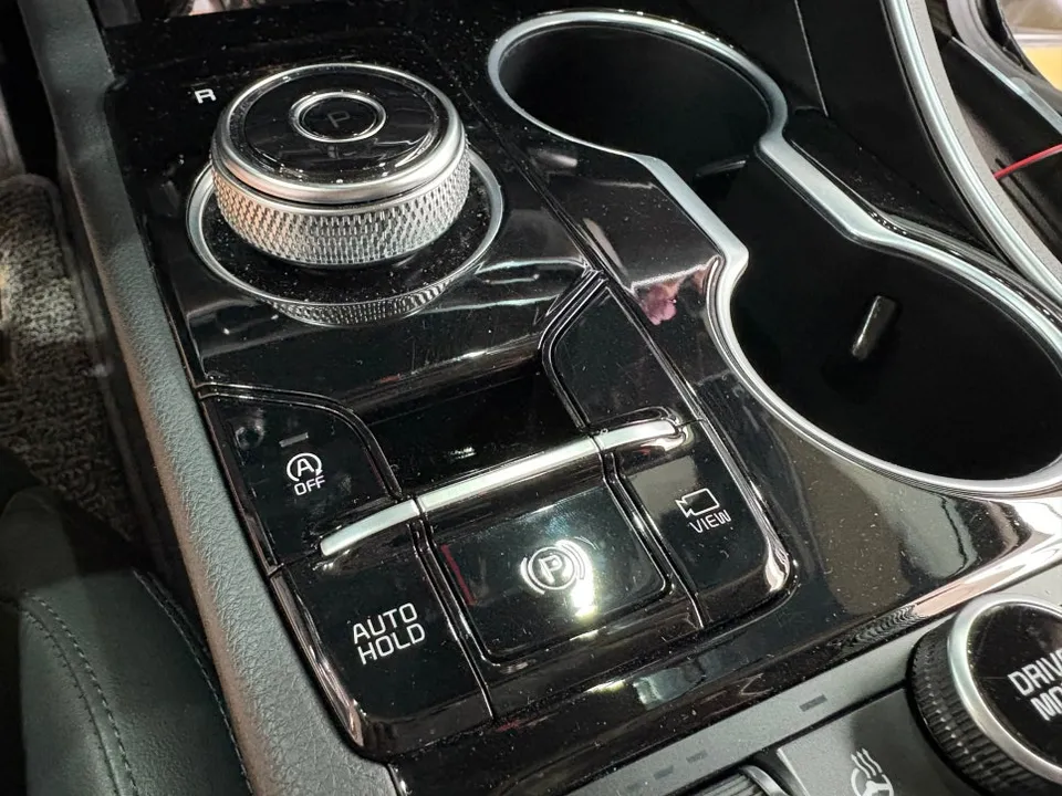 Kia K5 DL3 oem options - Kia K5 DL3 Factory Option Review — Enhanced Parking Convenience photo 3