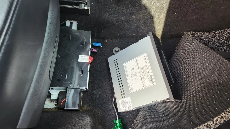 Volkswagen Tiguan dash cam - Volkswagen Tiguan Dash Cam Installation Review photo 3