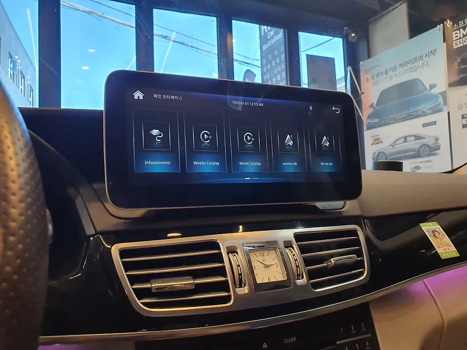 Mercedes-Benz E-Class W212 android head unit - Mercedes-Benz W212 Android Head Unit Review: Seamless CarPlay Upg photo 3