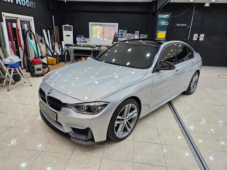 BMW 3 Seriesのガラスコーティング事例|費用目安・仕上がり 施工写真 2-1