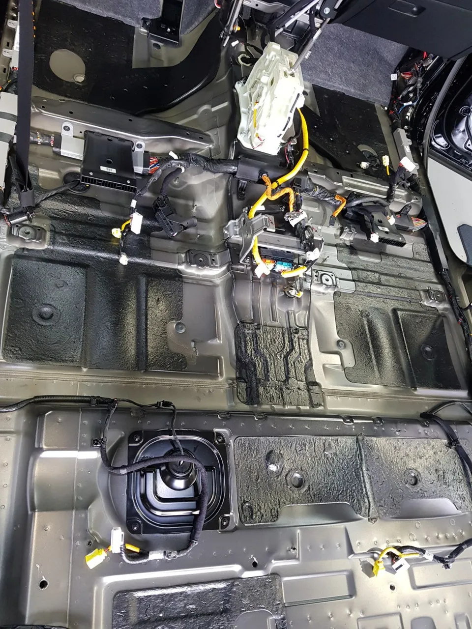 Kia Mohave The Master soundproofing - Kia Mohave The Master Undercoating Review — Enhanced Quietness photo 3
