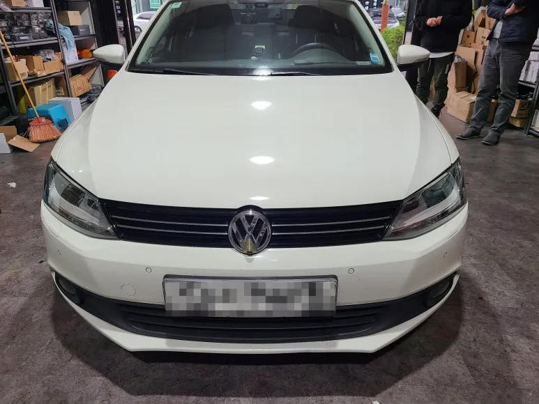 Volkswagen JettaのAndroid Auto・CarPlay取付事例 写真