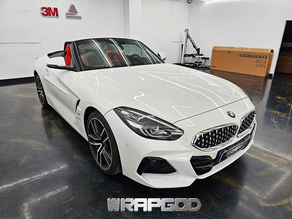 BMW Z4 G29 カーラッピング事例|クールグレーの仕上がり 施工写真 2-1