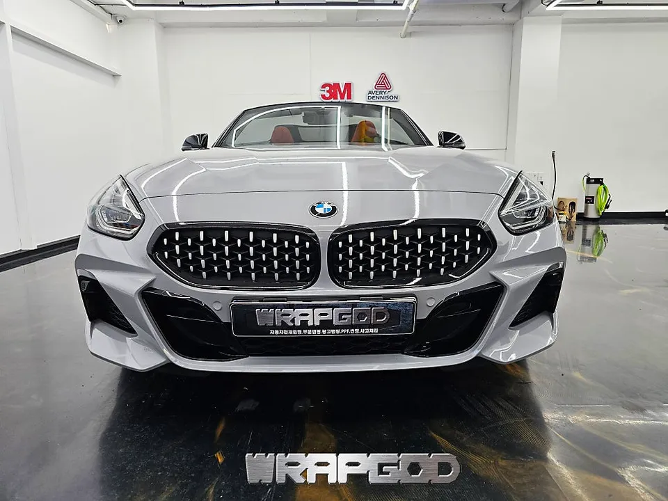 BMW Z4 G29 カーラッピング事例|クールグレーの仕上がり 施工写真 1-3