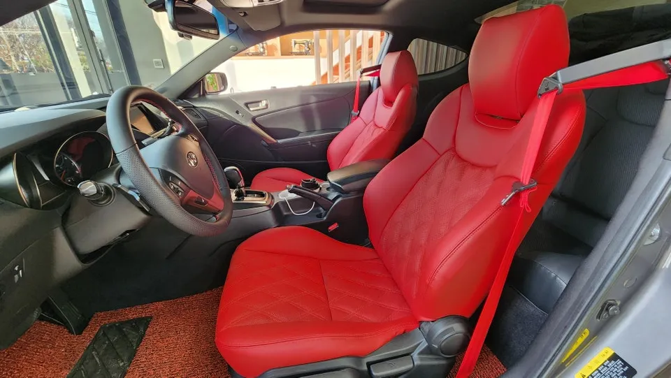 Genesis Coupe interior customization - Genesis Coupe Interior Customization Review: Red Accents photo 3