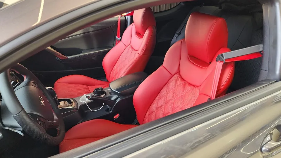 Genesis Coupe interior customization - Genesis Coupe Interior Customization Review: Red Accents photo 4