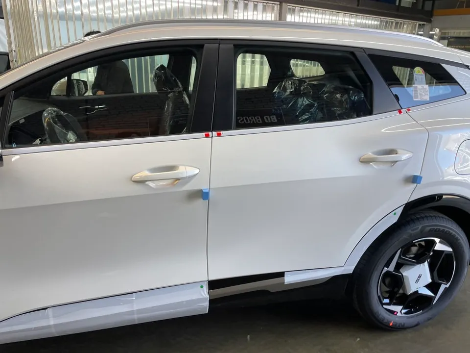 Kia Sportageのカーフィルム施工事例｜費用目安・仕上がり 施工写真 1-2