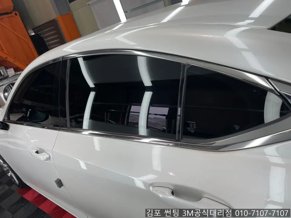 Lexus ES 300hのカーフィルム施工事例｜費用目安・仕上がり 施工写真 3-1
