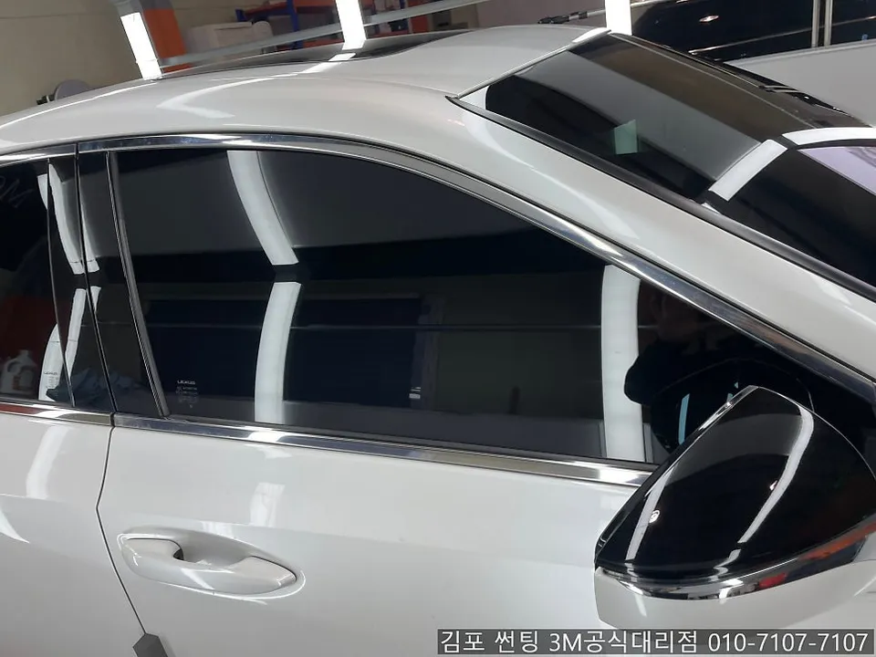 Lexus ES 300hのカーフィルム施工事例｜費用目安・仕上がり 施工写真 2-2