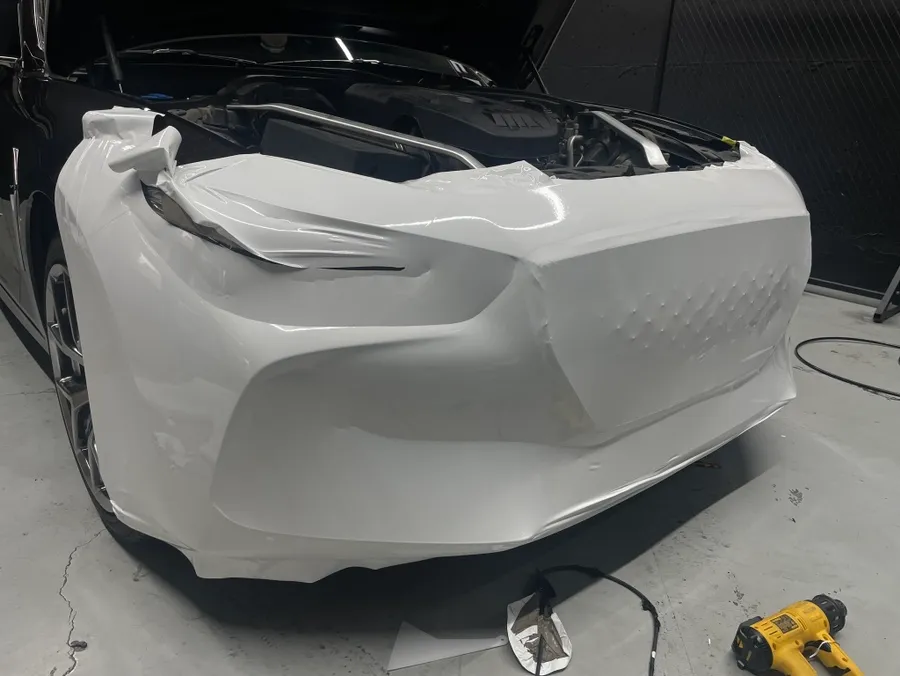 Genesis G70 PPF施工事例|光沢ホワイトへのカラーチェンジ 施工写真 2-3