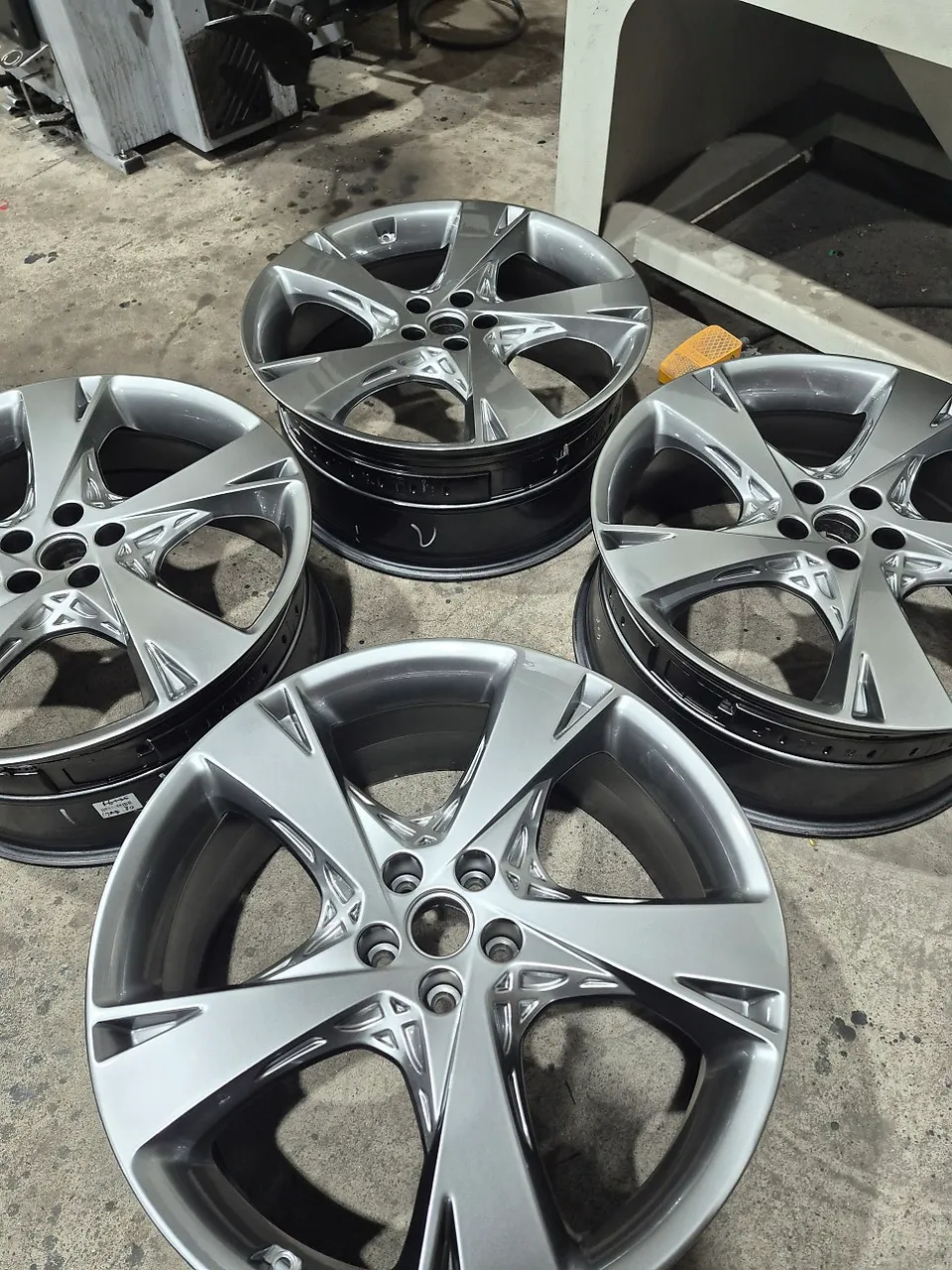 Genesis GV80 wheel repair - Genesis GV80 Wheel Repair & Painting Review - Cost & Results photo 5
