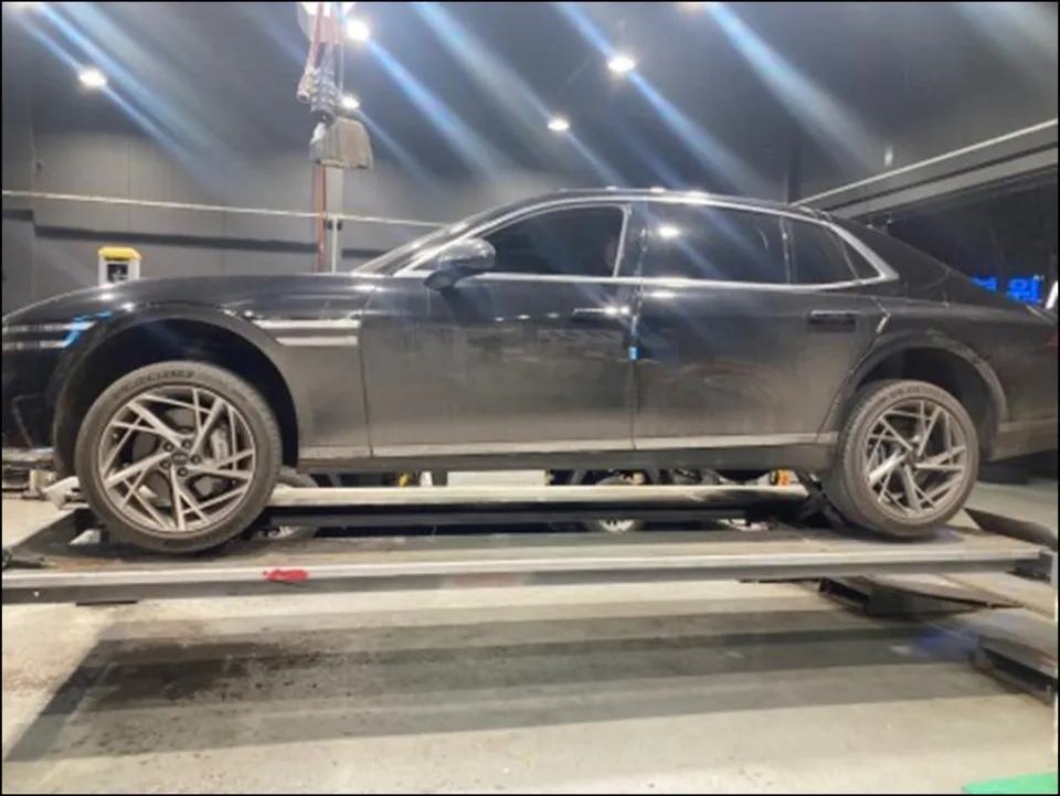 Genesis G90 wheel repair - Genesis G90 Wheel Repair & Refinishing Review — Perfect Restoration photo 3