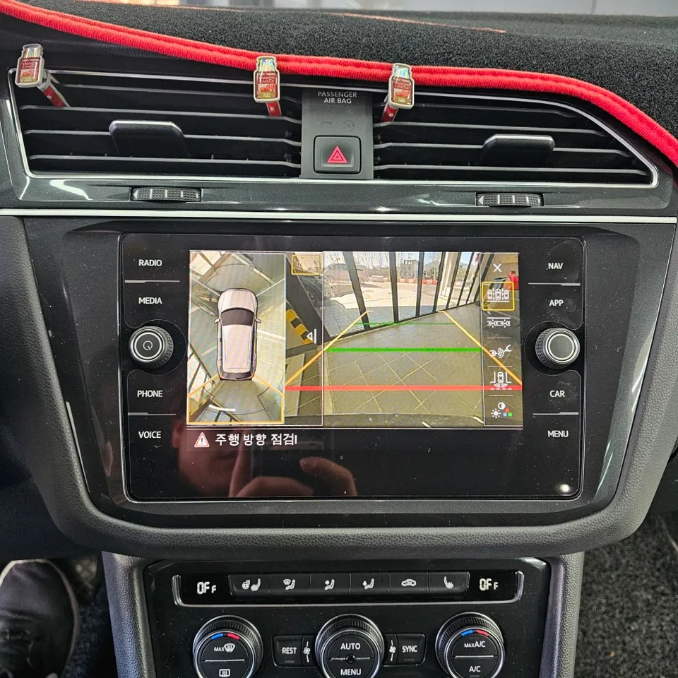 Volkswagen TiguanのAndroid Auto・CarPlay取付事例 施工写真 5