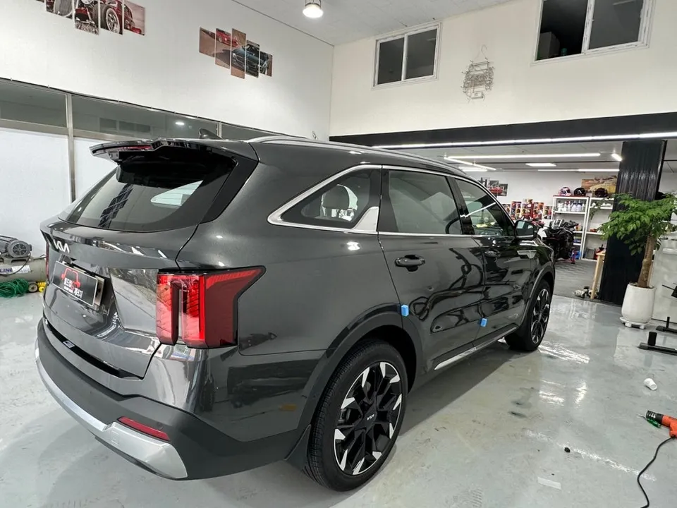Kia Sorentoのカーフィルム施工事例|費用目安・仕上がり 施工写真 2-1