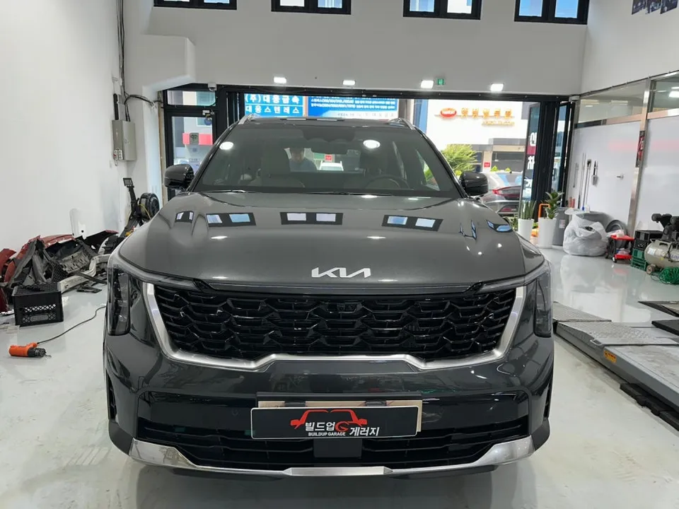Kia Sorentoのカーフィルム施工事例|費用目安・仕上がり 施工写真 3-1