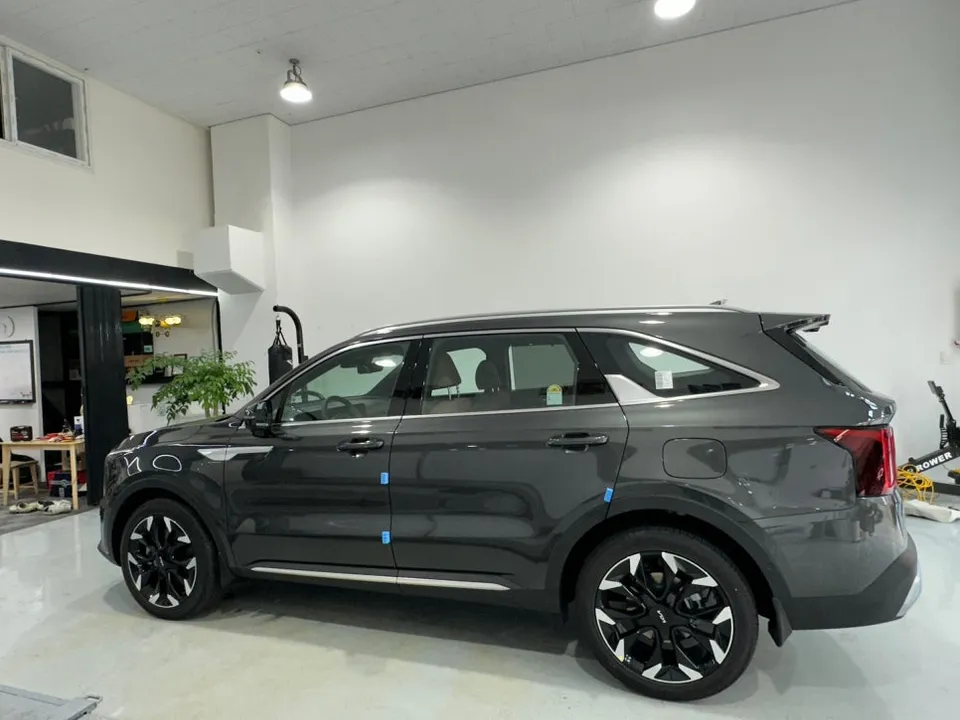 Kia Sorentoのカーフィルム施工事例|費用目安・仕上がり 施工写真 2-2