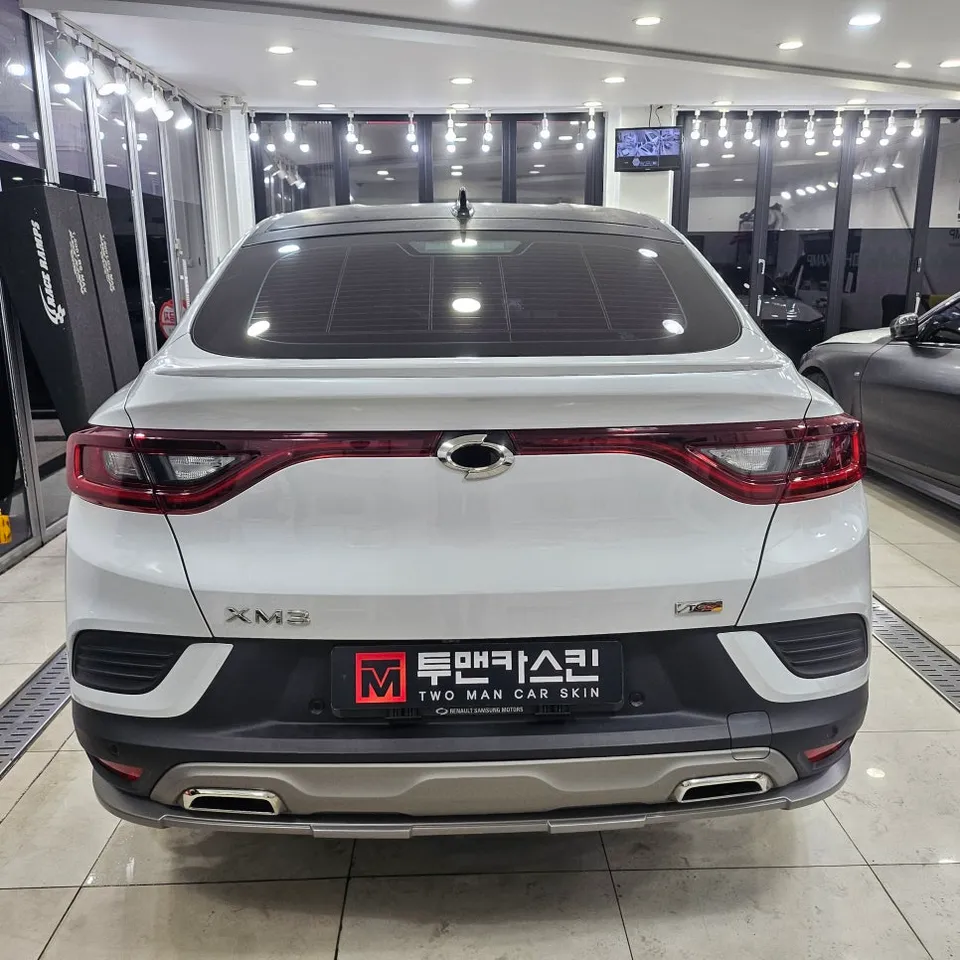 Renault XM3のカーラッピング事例｜ルーフトップの再施工 施工写真 4-1