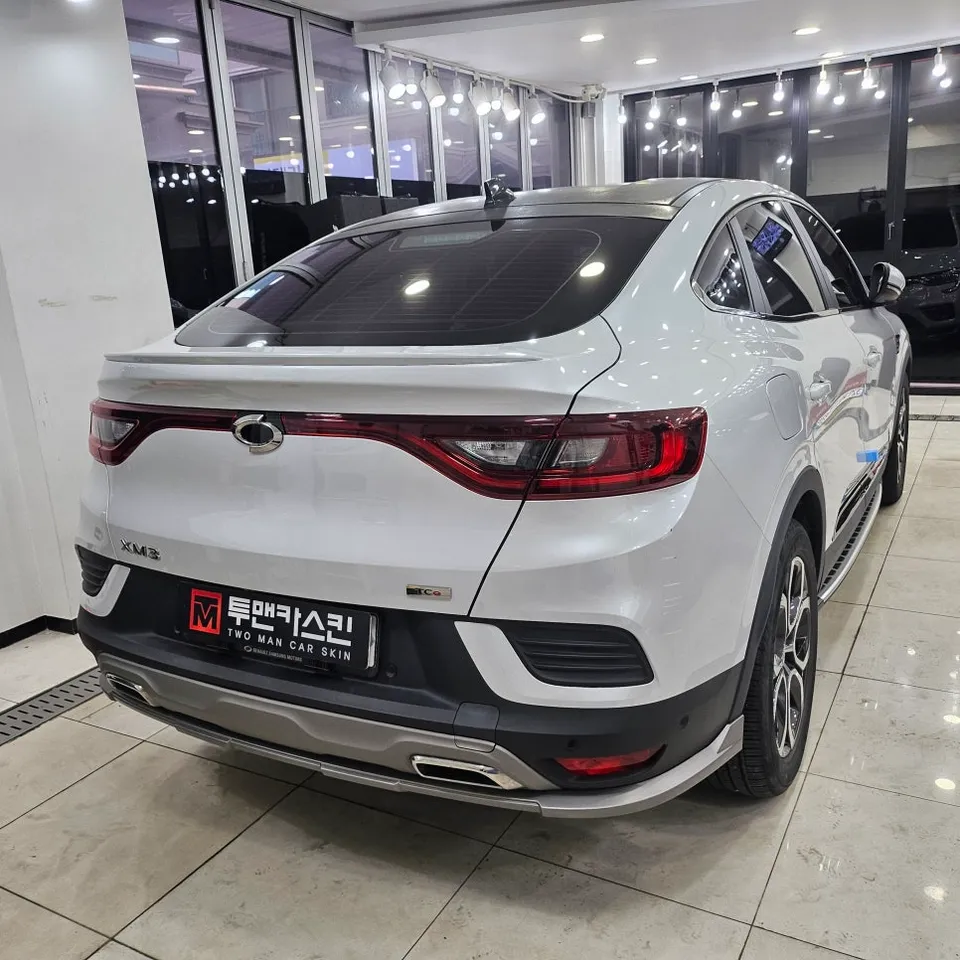 Renault XM3のカーラッピング事例｜ルーフトップの再施工 施工写真 1-2