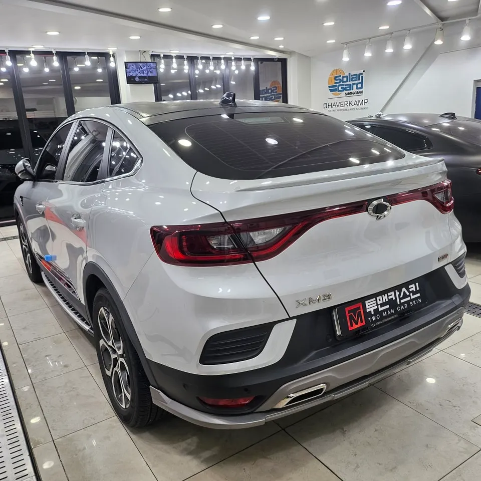 Renault XM3のカーラッピング事例｜ルーフトップの再施工 施工写真 2-2