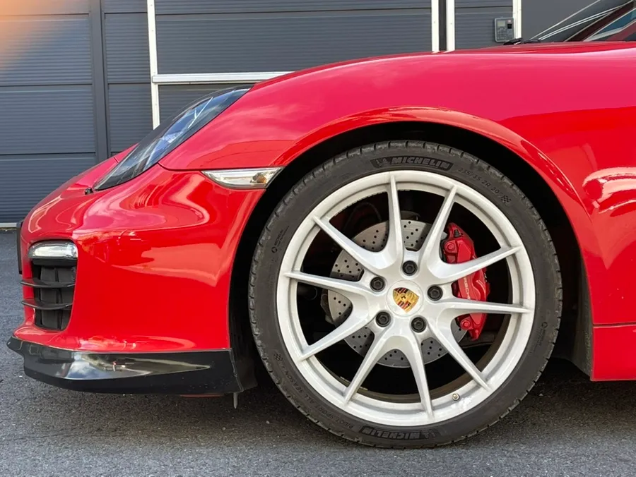 Porsche Boxster wheel repair - Porsche Boxster Wheel Repair & Painting Review — Flawless Finish photo 4