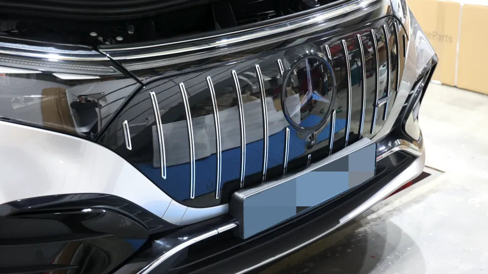 Mercedes-Benz EQS SUV 580 body kit review