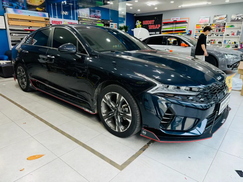 Kia K5 DL3のカーラッピング事例|細部カスタムで魅力を引き出す 施工写真 3-1