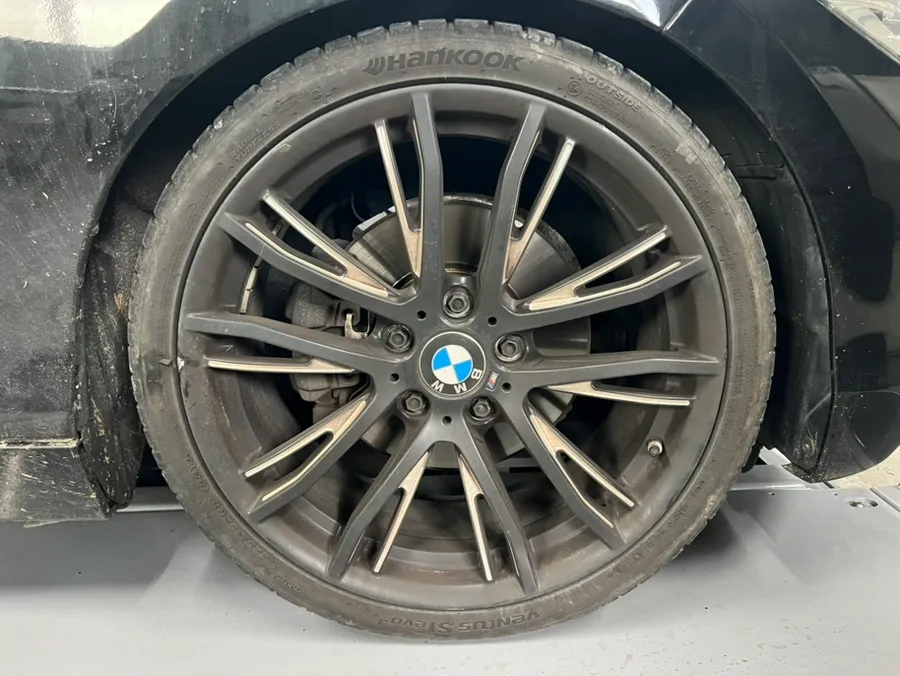 BMW 1 Series wheel repair - BMW 1 Series Wheel Repair & Painting Review - Pristine Finish photo 4