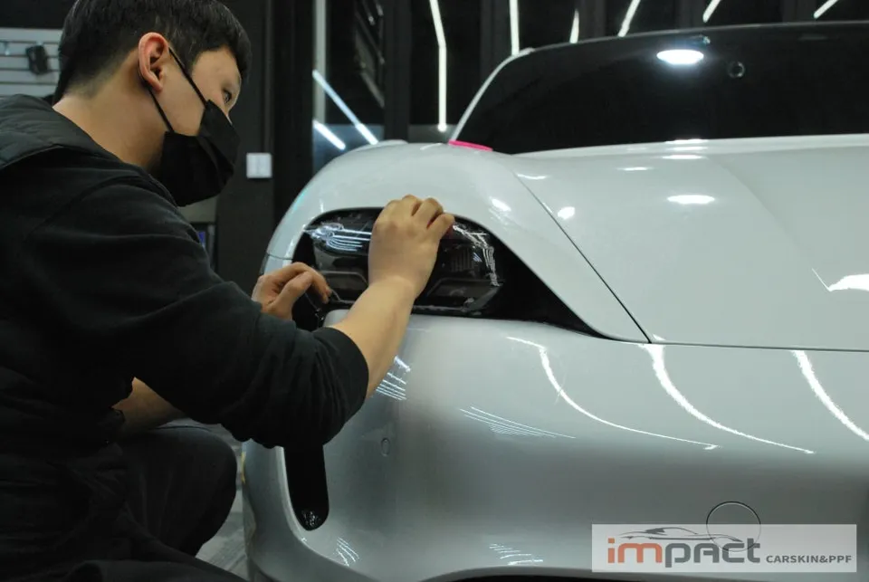 Porsche Taycan 4S PPF施工事例|費用目安と仕上がり 施工写真 3-1