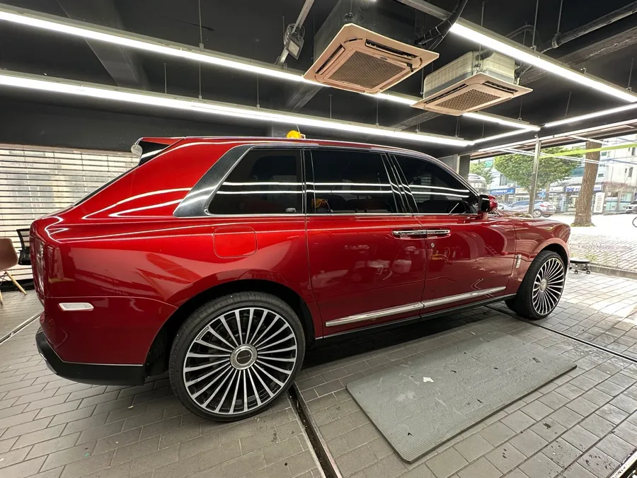 Rolls-Royce Cullinan vinyl wrap - Rolls-Royce Cullinan Vinyl Wrap Installation Review — Cost photo 4