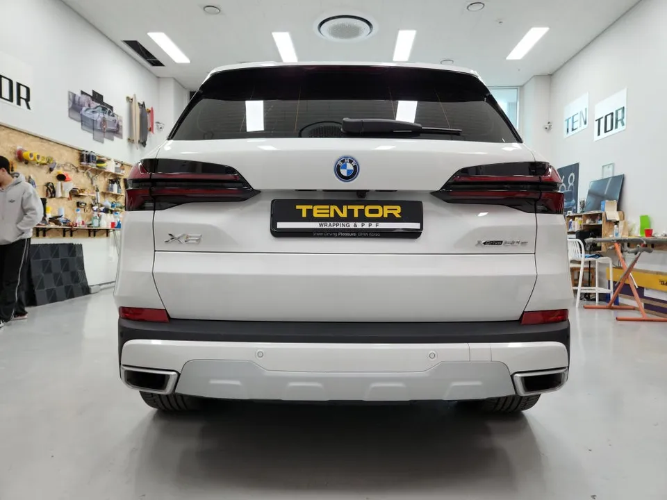 BMW X5のPPF施工事例|費用目安と仕上がり 施工写真 3-1