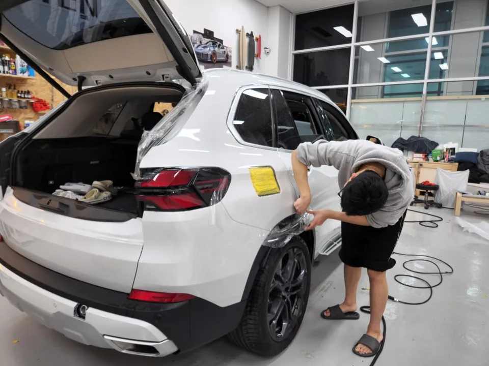 BMW X5のPPF施工事例|費用目安と仕上がり 施工写真 3-2