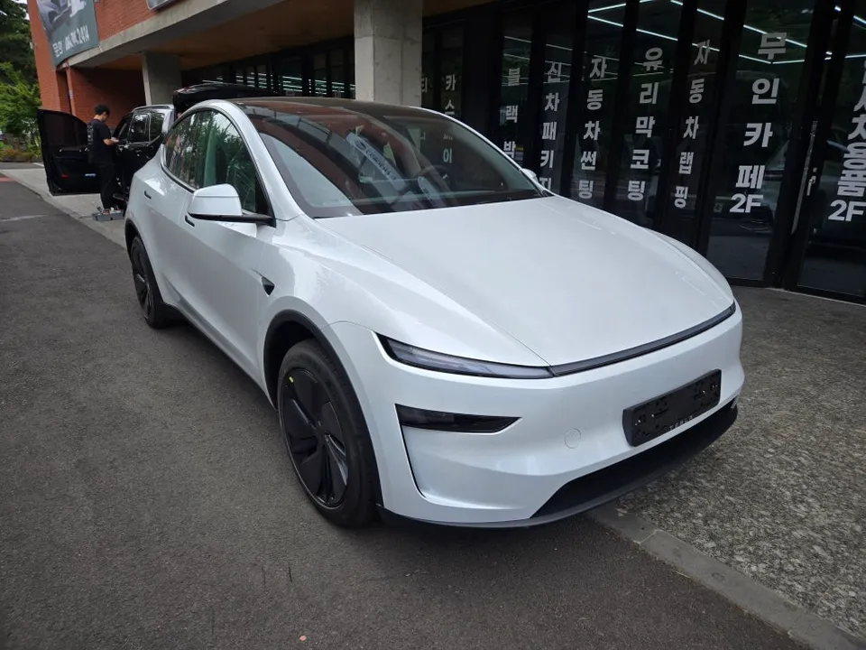 Tesla Model Y PPF施工事例｜費用目安と仕上がり 施工写真 1-1