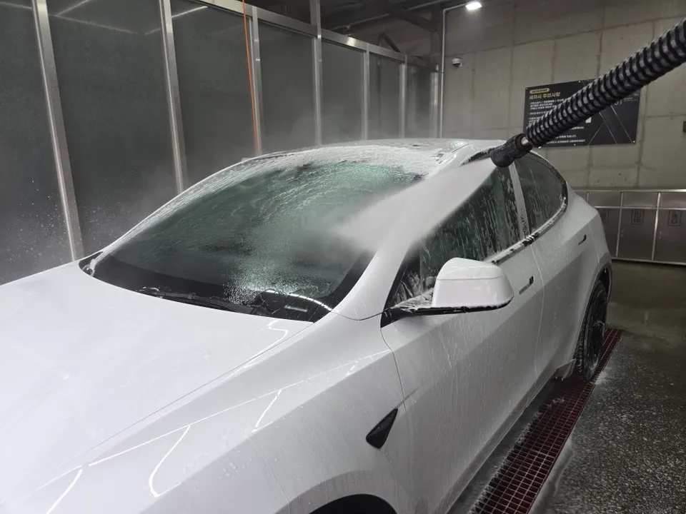 Tesla Model Y PPF施工事例｜費用目安と仕上がり 施工写真 1-2