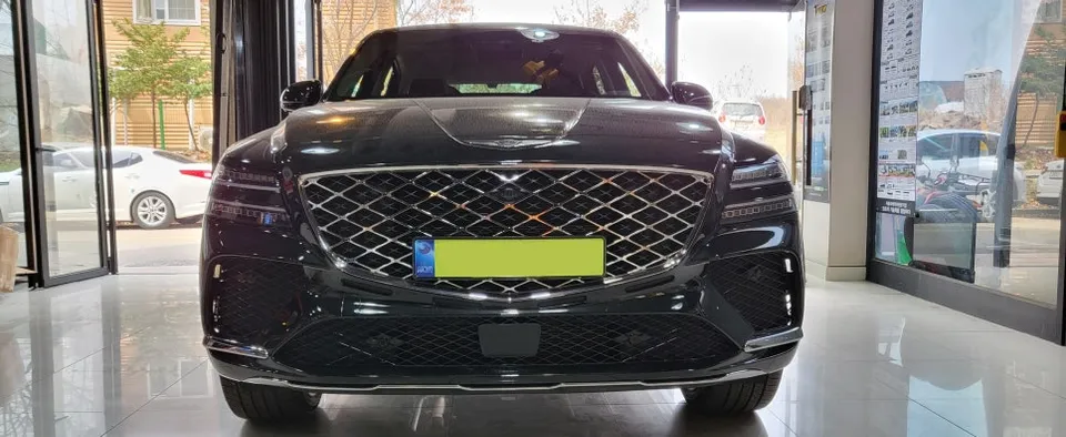 Genesis GV80 body kit installation result