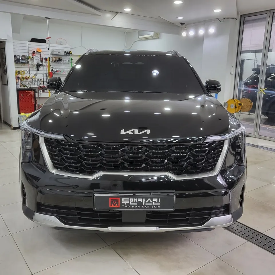 Kia Sorento MQ4のカーラッピング事例|費用目安・仕上がり 施工写真 1-1