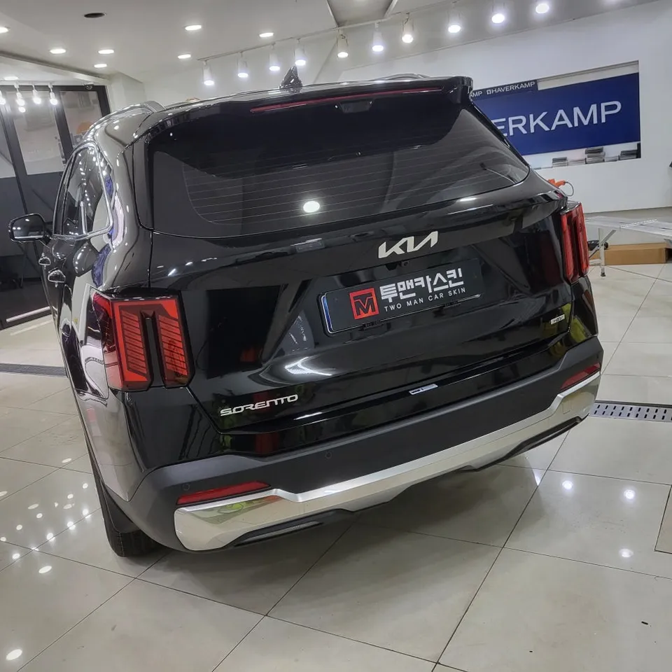 Kia Sorento MQ4のカーラッピング事例|費用目安・仕上がり 施工写真 3-2